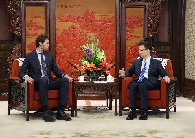 CHINA-BEIJING-HAN ZHENG-DUTCH DEPUTY PM-MEETING (CN)