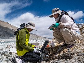 CHINA-MOUNT QOMOLANGMA-SCIENTIFIC RESEARCH  (CN)