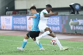 (SP)CHINA-DALIAN-FOOTBALL-CSL-DALIAN PRO VS ZHEJIANG PRO (CN)