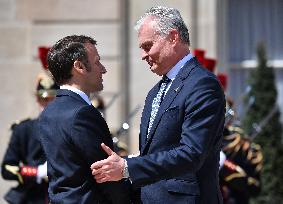 Emmanuel Macron Receives Lithuania's President - Paris