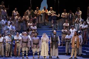 The Opera "The Pearl Fishermen" At The Palace Of Fine Arts In Mexico