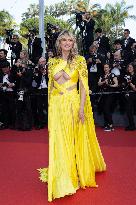 Cannes - Heidi Klum Suffers A Wardrobe Malfunction