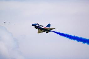 MALAYSIA-LANGKAWI-LIMA 2023-CHINA-AIR FORCE AEROBATICS TEAM-PERFORMANCE