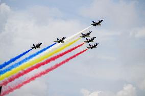 MALAYSIA-LANGKAWI-LIMA 2023-CHINA-AIR FORCE AEROBATICS TEAM-PERFORMANCE