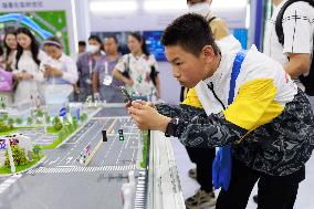 CHINA-GUIZHOU-BIG DATA INDUSTRY EXPO-YOUNGSTERS (CN)