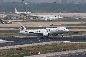 (EyesonSci)CHINA-PASSENGER AIRCRAFT-C919-FIRST COMMERCIAL FLIGHT (CN)