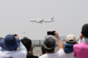 (EyesonSci)CHINA-PASSENGER AIRCRAFT-C919-FIRST COMMERCIAL FLIGHT (CN)