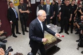Presidential candidate Kilicdaroglu at polling Station - Ankara