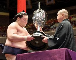 Sumo: Terunofuji wins summer tourney