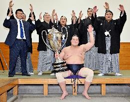 Sumo: Terunofuji wins summer tourney