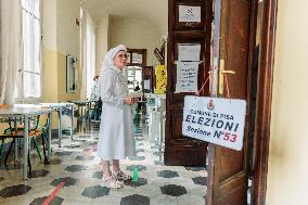 Voters In Pisa For Municipal Election Runoff