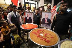 Palestinian Erdogan Supporters Exult at Early Turkish Presidential Election Results