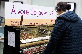 Maintenance Of Pianos At Saint-Lazare Station - Paris