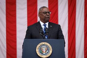 Wreath Laying At The Tomb Of The Unknown Soldier - Arlington