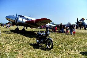 Le Temps des Hélices Air Show