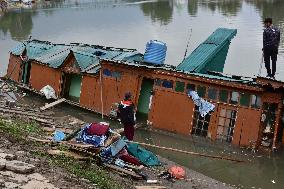 Residential House Boat Drowned In Kashmir