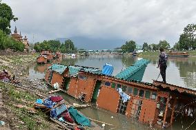 Residential House Boat Drowned In Kashmir