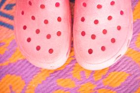 Crocs Outperforms Tech Behemoths On Stock Market