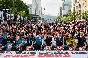 Korean Trade Unions Hold An Anti-government Protest