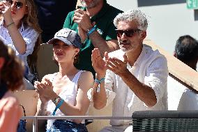 Roland Garros 2023 - Celebrities In The Stands - Day 4 NB
