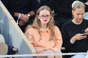 Roland Garros 2023 - Celebrities In The Stands - Day 4 NB