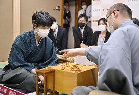 Fujii joins Habu as only players in shogi history with 7 titles