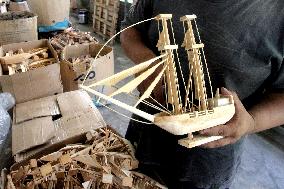 INDONESIA-KLATEN-MINIATURE-PINISI SHIP