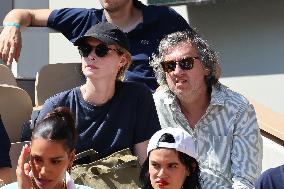 Roland Garros 2023 - Celebrities In The Stands - Day 5 NB