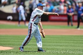 Philadelphia Phillies v New York Mets