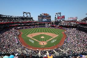 Philadelphia Phillies v New York Mets