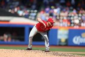 Philadelphia Phillies v New York Mets