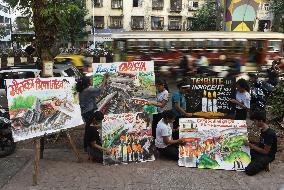 Posters To Pay Tribute To The Train Passengers In Mumbai