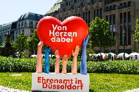 Federal Health Minister Dr. Karl Lauterbach Visits The Organ Donation Day In Duesseldorf