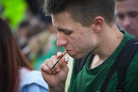 Polish Cannabis Users Hopeful After Neighbouring Germany Takes Legalization Initiative