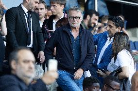Celebrities watch the PSG-Clermont football match - Paris