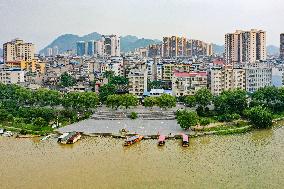 The Clear And Turbidness View In Guilin