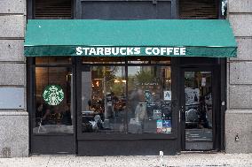 Starbucks Coffeehouse Store In New York