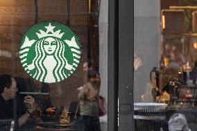 Starbucks Coffeehouse Store In New York