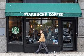 Starbucks Coffeehouse Store In New York