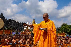 Indonesian Buddhists Celebrate The Birth Of Buddha At Borobudur Temple