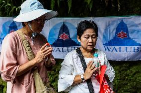 Indonesian Buddhists Celebrate The Birth Of Buddha At Borobudur Temple