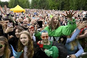 Käärijä perfoming at the Louhela Jam