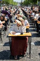 The World's Largest Dictation On The Champs Elysees - Paris