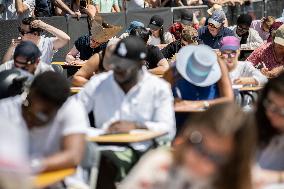 The World's Largest Dictation On The Champs Elysees - Paris