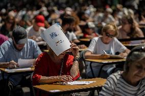 The World's Largest Dictation On The Champs Elysees - Paris