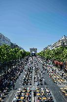 The World's Largest Dictation On The Champs Elysees - Paris