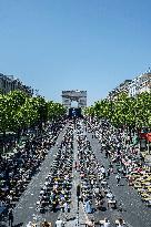 The World's Largest Dictation On The Champs Elysees - Paris