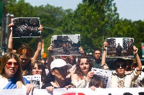 Demonstration For Saving Ukrainian Children In Duesseldorf