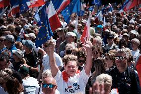 Pro-democratic March In Warsaw Gathered Up To 500k Participants