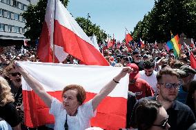 Pro-democratic March In Warsaw Gathered Up To 500k Participants